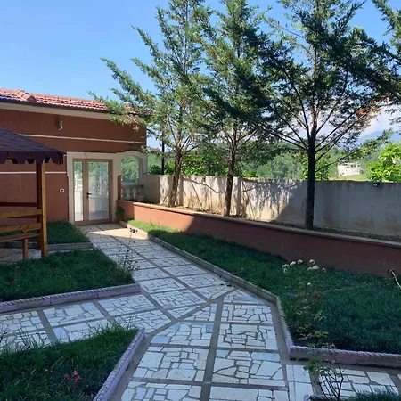 Pensión Twin Tirana